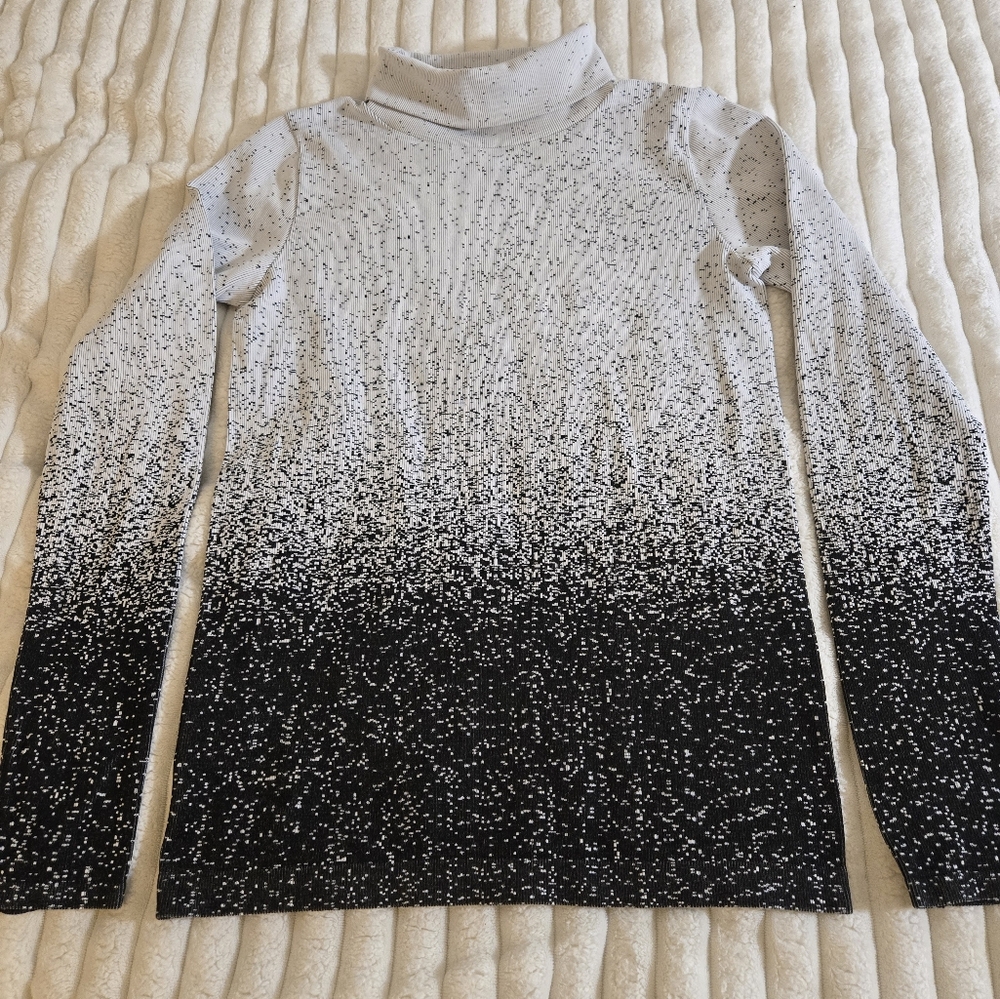 Athleta Womens Turtleneck Size Medium Bodycon Athleisure Active Cozy Ribbed - Picture 6 of 7